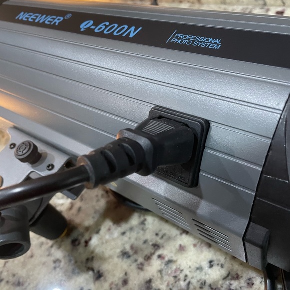 Photo Light Newer 600 Plus Tripod Stand - Picture 11 of 16